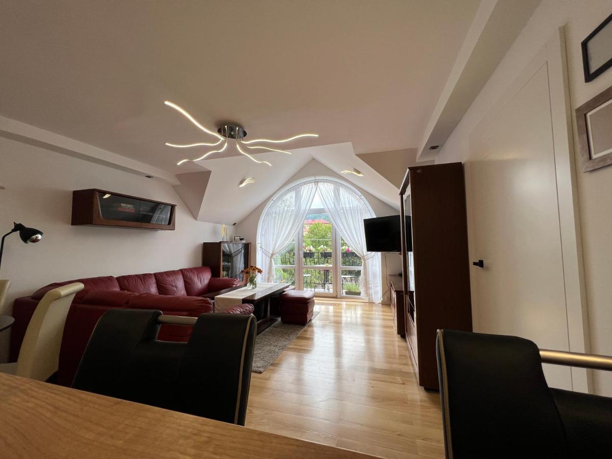 Apartament W Centrum Premium Ustrzyki Dolne Exterior photo