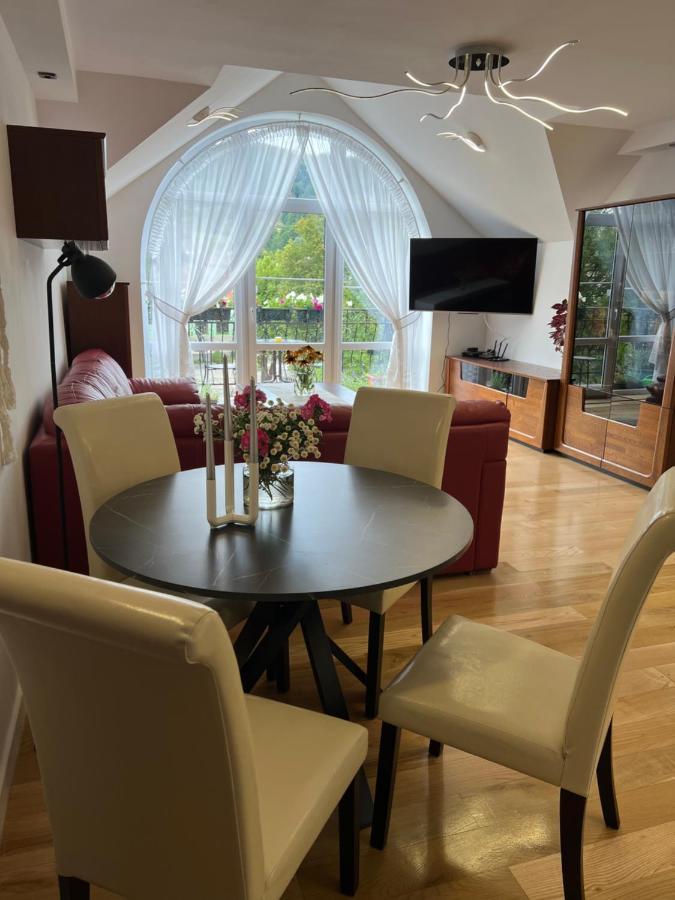 Apartament W Centrum Premium Ustrzyki Dolne Exterior photo